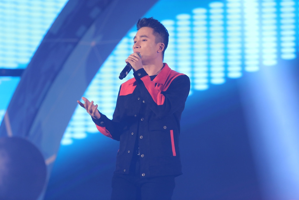 Phan Mạnh Quỳnh sâu lắng cùng Huyền thoại.