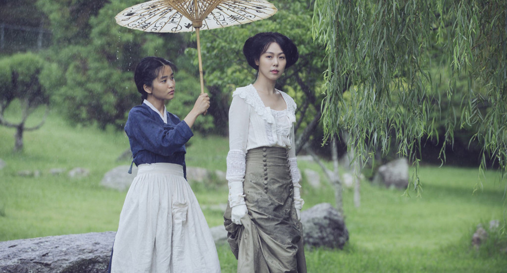 Bộ phim "Reply 1997" và phim điện ảnh "The Handmaid" từng khai thác chủ đề tình yêu đồng giới. Ảnh: Reply 1997, The Handmaid. Bộ phim "Reply 1997" và phim điện ảnh "The Handmaid" từng khai thác chủ đề tình yêu đồng giới. Ảnh: Reply 1997, The Handmaid.