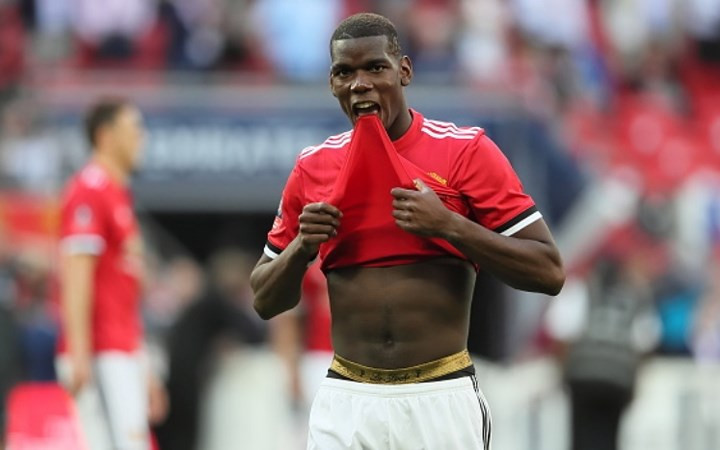 10. Paul Pogba (Man United) 15,4 triệu Bảng/năm.