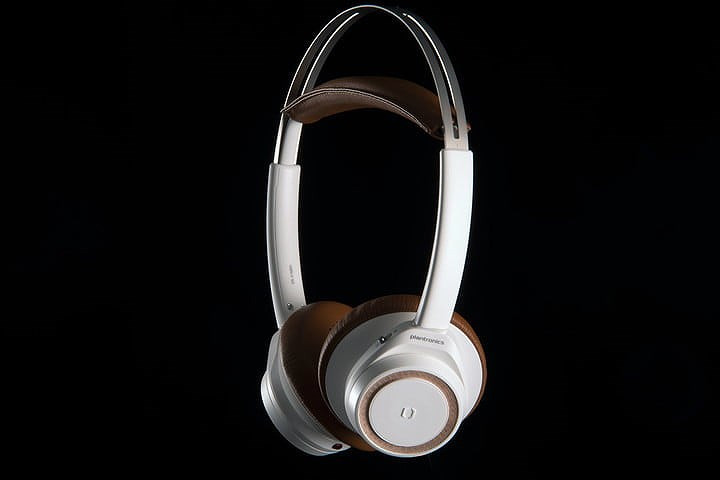 Sense Backbeat Plantronics mang đến sự thoải mái, đa tính năng và giá thành rẻ.