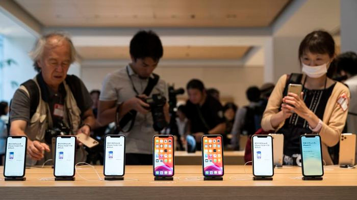 Những chiếc iPhone mới tại một Apple Store ở Nhật Bản. (Ảnh: Getty)