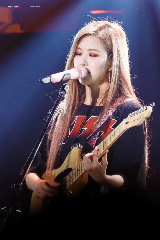 Chưa cần chơi lớn, Black Pink cũng khiến bạn trầm trồ vì kho tài lẻ đáng yêu ảnh 4