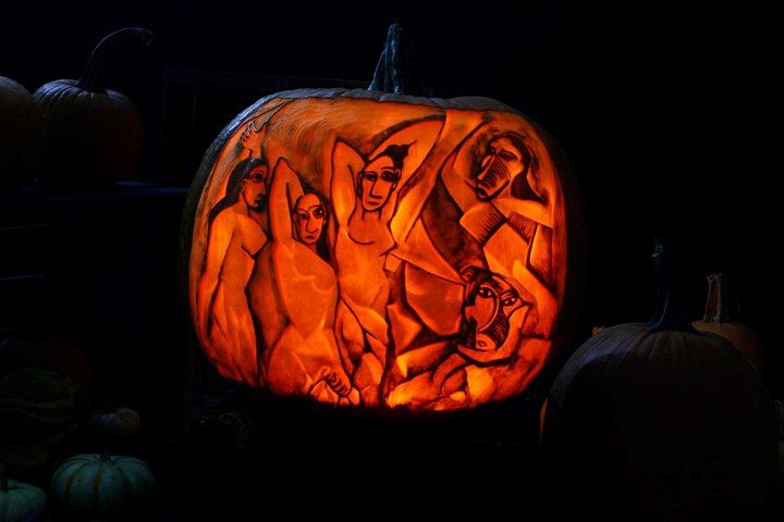 Vẻ đẹp trừu tượng của bức Les Demoiselles d’Avignon do Pablo Picasso vẽ cũng được thể hiện hoàn hảo trên trái bí ngô