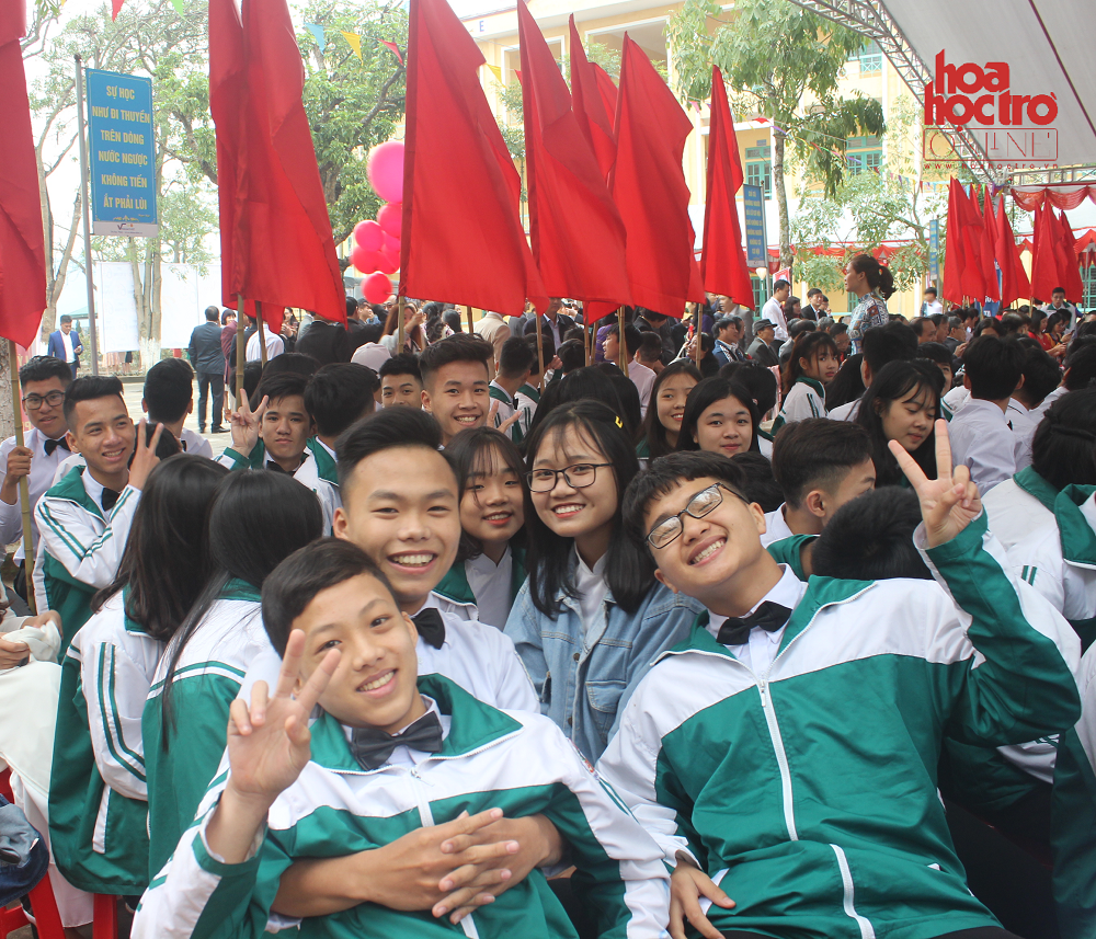 Các bạn học sinh đều rất hân hoan trong buổi lễ này. Ảnh: Linh Phương