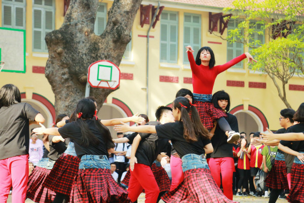 Giống về ngoại hình thôi chưa đủ, quan trọng vẫn phải là thần thái.