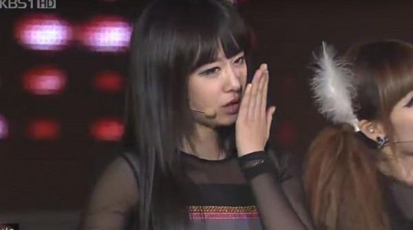 Nhìn Jiyeon vô cùng buồn rầu