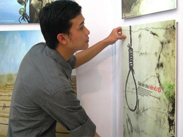 Sinh viên tại TPHCM làm đề tài luận văn về nạo phá thai ở giới trẻ.