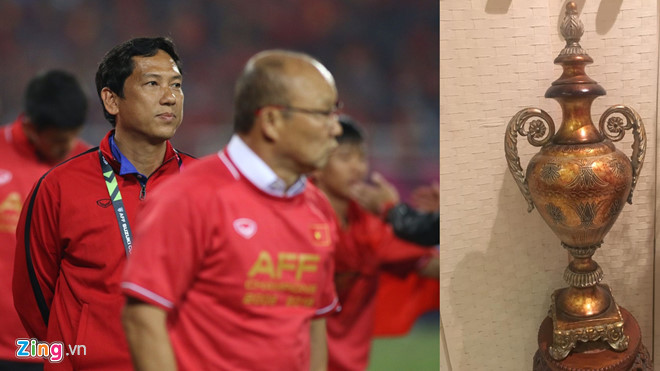 "Cây đèn thần của Aladdin" mà trợ lý ngôn ngữ Phan Duy Tuấn khoe trên facebook.