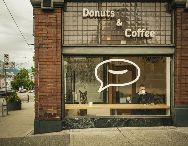 Bailey thì yêu thích những khoảng nghỉ ngắn trong quán cà phê.