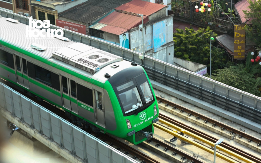 Khi chính thức đi vào hoạt động, dự án tàu đường sắt trên cao được kỳ vọng sẽ làm giảm bớt tình trạng tắc nghẽn giao thông ở nội thành. Khi chính thức đi vào hoạt động, dự án tàu đường sắt trên cao được kỳ vọng sẽ làm giảm bớt tình trạng tắc nghẽn giao thông ở nội thành.