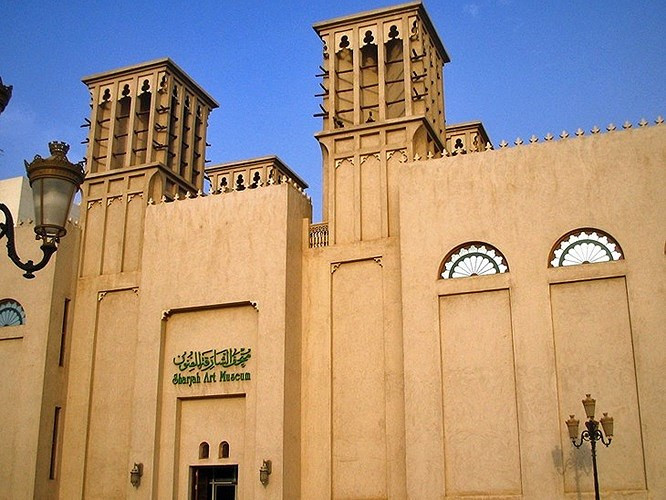 Bảo tàng Nghệ thuật Sharjah là nơi có bộ sưu tập nghệ thuật đa dạng nhất của UAE (tên viết tắt của Các Tiểu Vương quốc Arab Thống nhất).