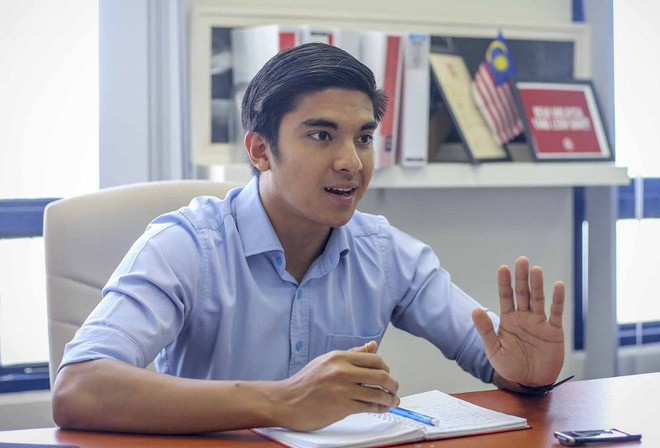 Không chỉ ghi danh ở các trường đại học tên tuổi, Syed còn học nhiều ngành khác nhau.