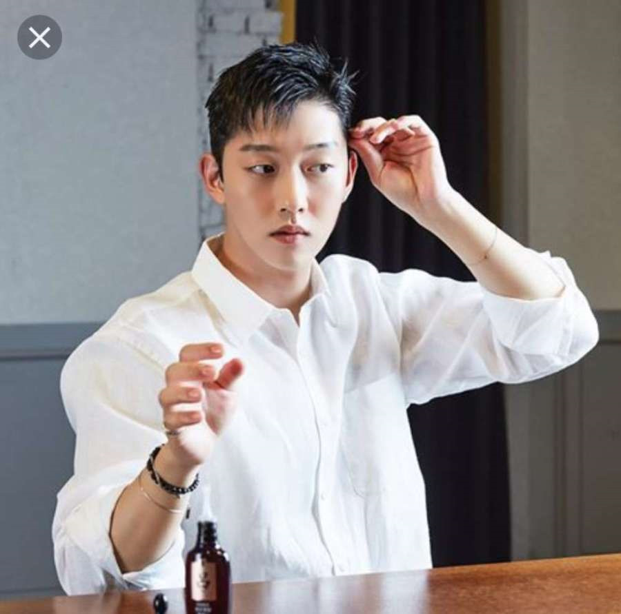 Jong Bum - bạn trai cũ của Hara