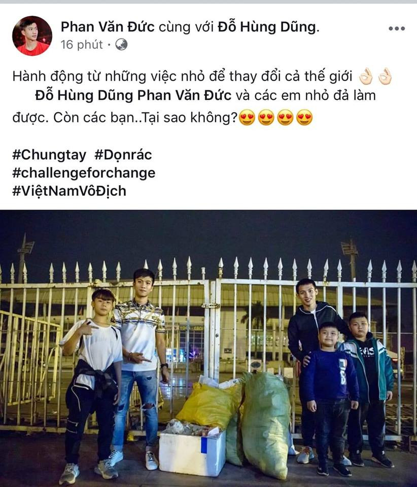 2 cầu thủ livestream kêu gọi người hâm mộ cùng tham gia bảo vệ môi trường.