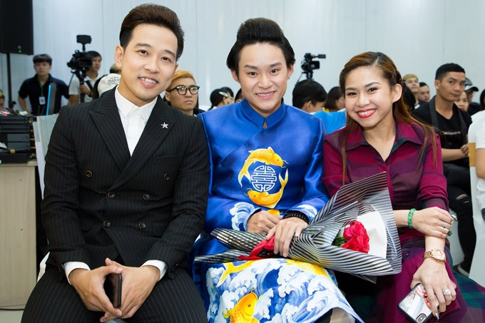 Bộ 3 Quán quân: Triệu Lộc - Trường Giang - Bình Tinh (từ trái qua) có dịp hội ngộ tại buổi họp báo ra mắt màu 4.