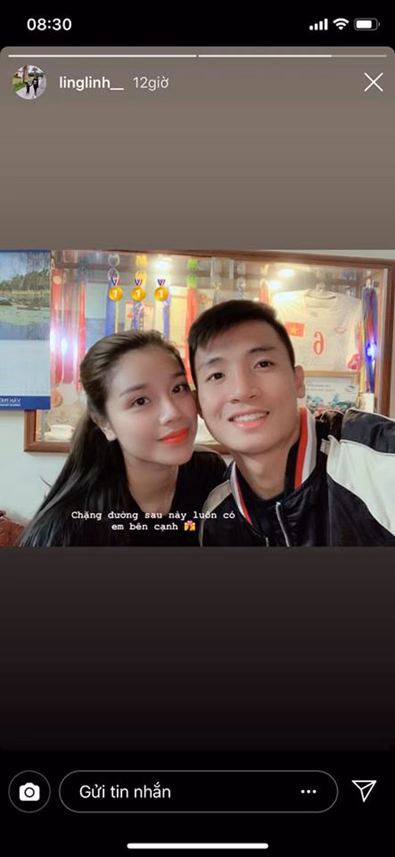 Bạn gái đăng ảnh tình cảm với trung vệ Tiến Dũng trên Instagram cá nhân.