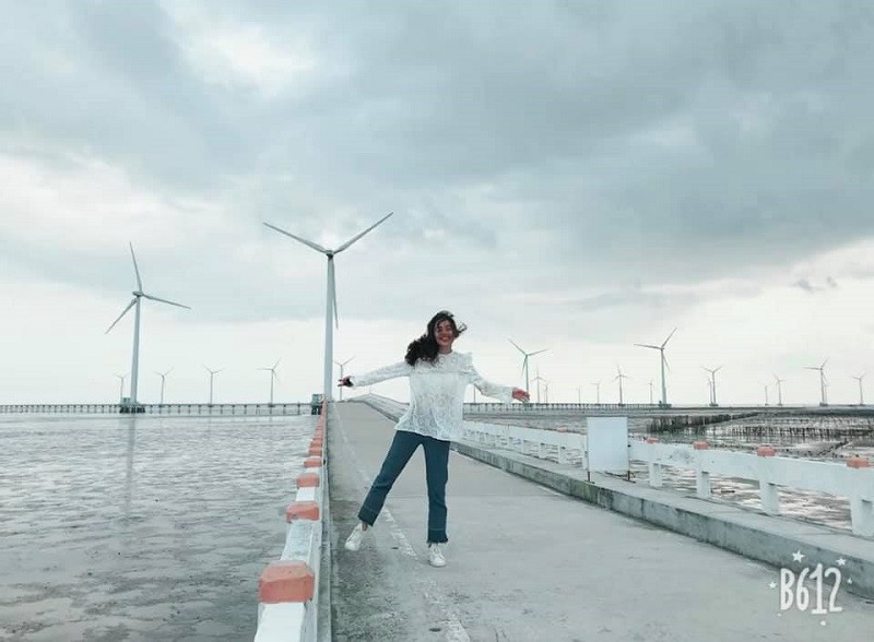 &quot;Đứng vào đi anh chụp cho. OK xinh lắm&quot;.