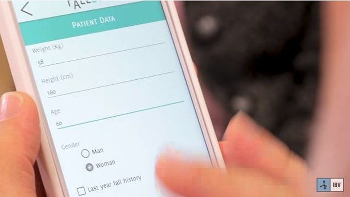Bằng cách phân tích sự cân bằng và dáng đi của một người, phối hợp, thời gian phản ứng và sức mạnh cơ bắp bằng cách sử dụng gia tốc kế và con quay hồi chuyển, thiết bị cho tỷ lệ về khả năng vận động của một người trong tương lai gần.