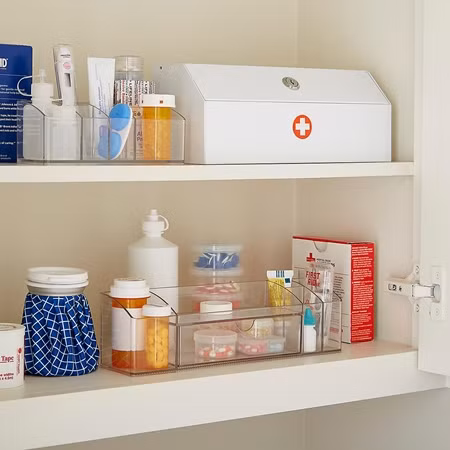 Các loại thuốc uống hoặc bôi đều cần được để ở nơi khô mát, tránh ánh sáng.