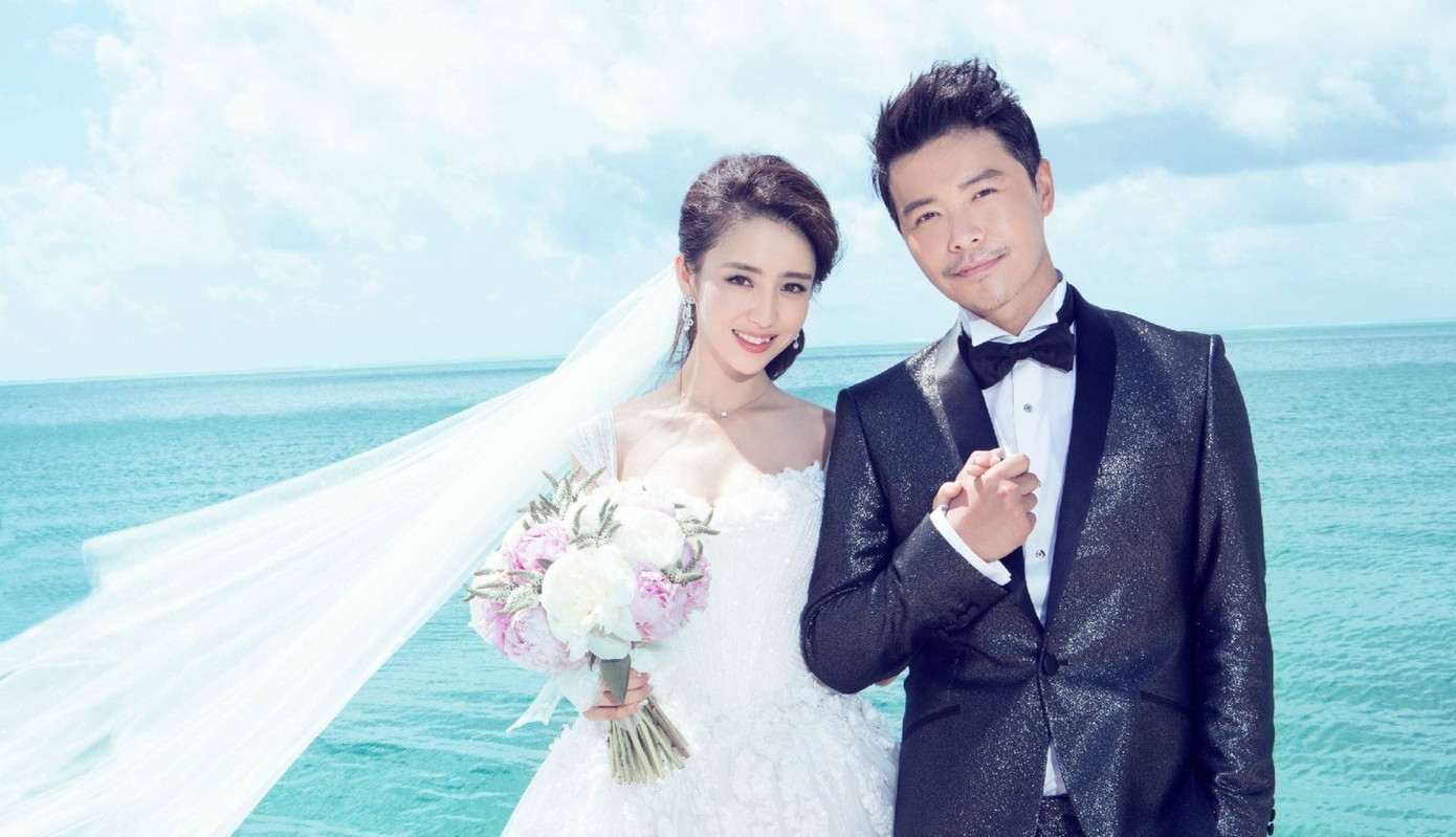 Hồng nhan Đồng Lệ Á không gặp may mắn trong mái ấm gia đình.