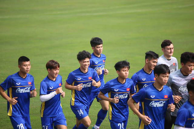 Bầu không khí toàn đội khá vui vẻ.