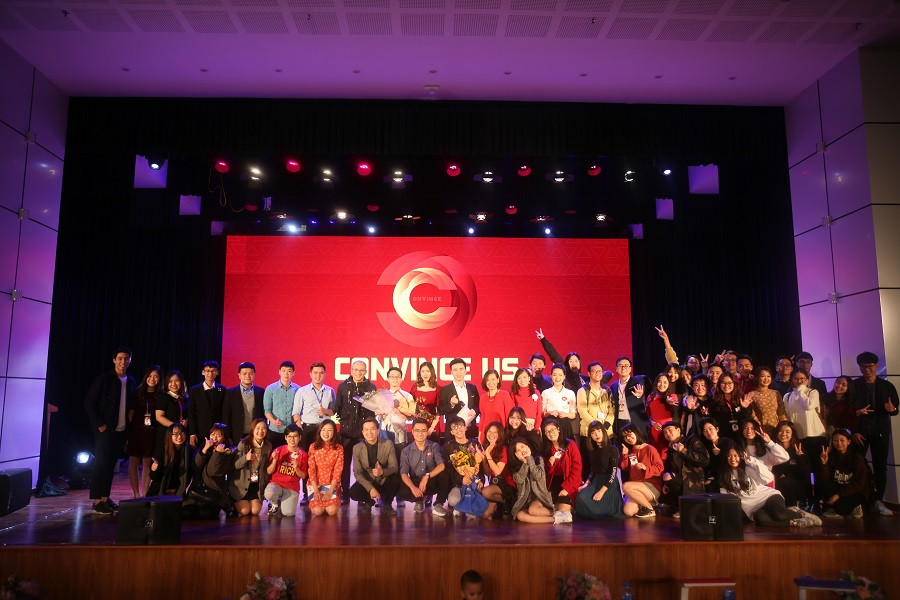 Ban Tổ chức cuộc thi - CLB Thuyết trình - MC trường Đại học Kinh tế Quốc dân.