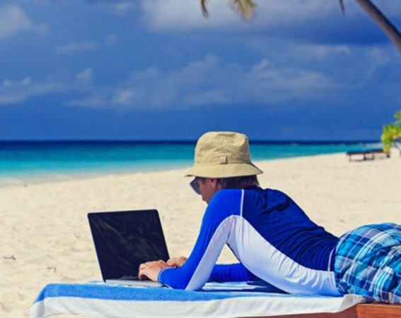 Bạn không nhất thiết phải nói rõ về kế hoạch đi chơi của mình trên mạng xã hội.