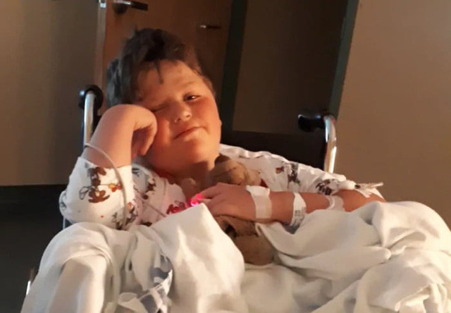 Cậu bé Jackson cùng “người bạn thân” Little Baby.