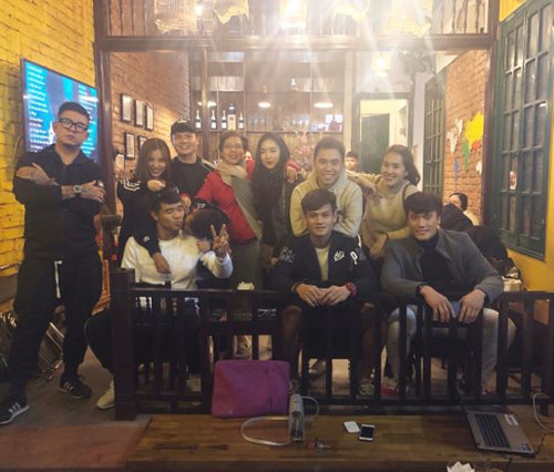 Vui hết nấc! Ảnh: QUÂN TRINH.