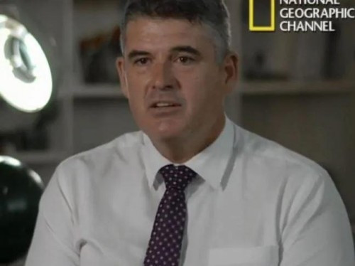 Ông Foley - người điều tra sự cố máy bay đến từ Australia đã bác bỏ giả thuyết phi công tự sát được đưa ra trước đó.