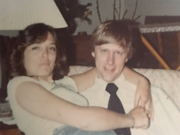 Bác Shawn và Debra hẹn hò thời trẻ.