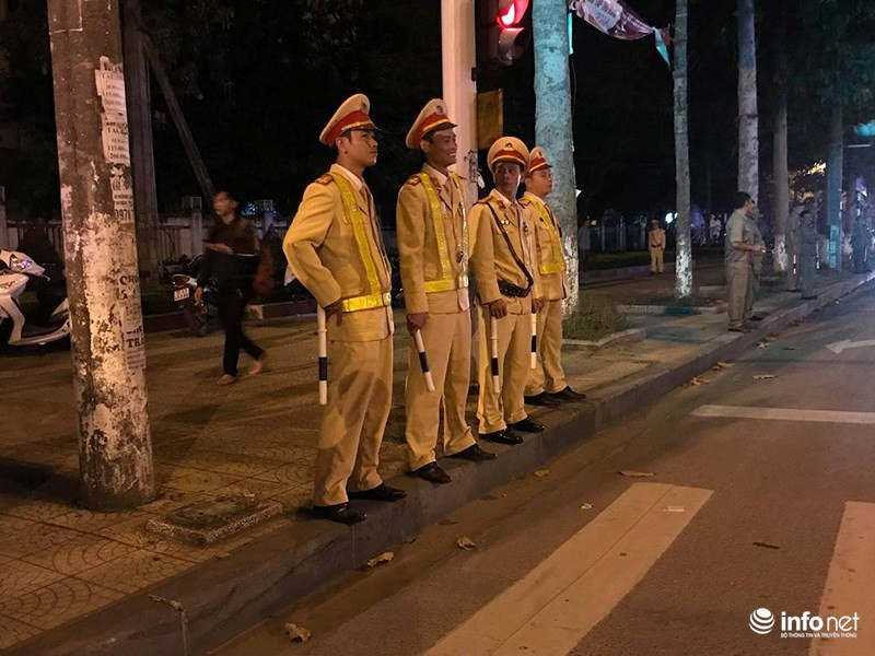 Công an tỉnh Nghệ An đã huy động hàng trăm cán bộ, chiến sỹ để đảm bảo an ninh, trật tự. Công an tỉnh Nghệ An đã huy động hàng trăm cán bộ, chiến sỹ để đảm bảo an ninh, trật tự.