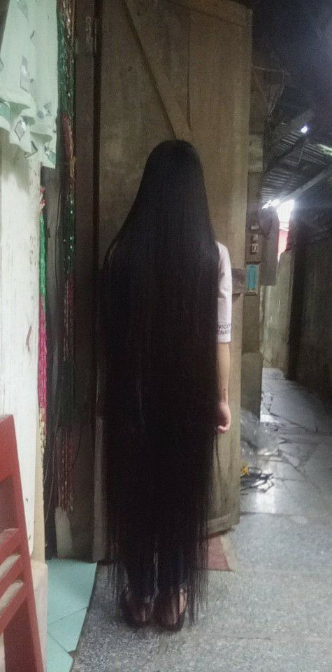 Nuôi tóc dài từ bé đến lớn chưa cắt, cô gái "số nhọ" gặp tình huống trớ trêu ảnh 2