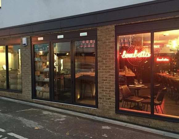 Bên ngoài tiệm ăn Bombetta ở London.