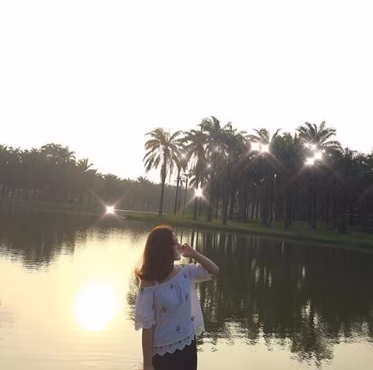 Khung cảnh trở nên 