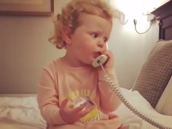 Màn nói chuyện điện thoại đầy sắc thái.