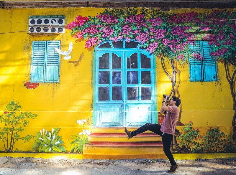 Nhiều bạn trẻ đã nhanh chóng tới đây để check-in.