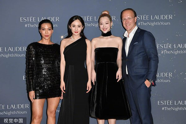 Là tường thành nhan sắc K-Pop, nhưng Sulli lại lép vế thấy rõ trước Dương Mịch ảnh 2 Là tường thành nhan sắc K-Pop, nhưng Sulli lại lép vế thấy rõ trước Dương Mịch ảnh 2