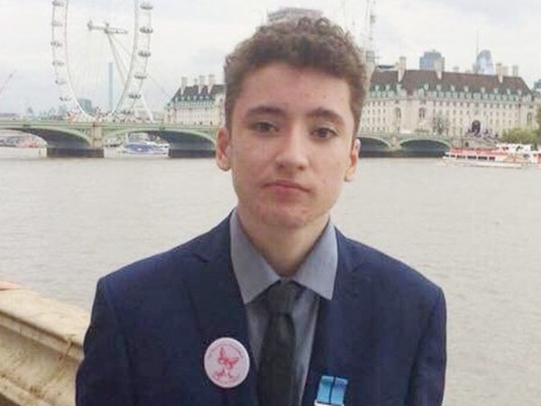 Aidan Jackson – được cứu mạng bởi một người ở cách xa hơn 8.000km!