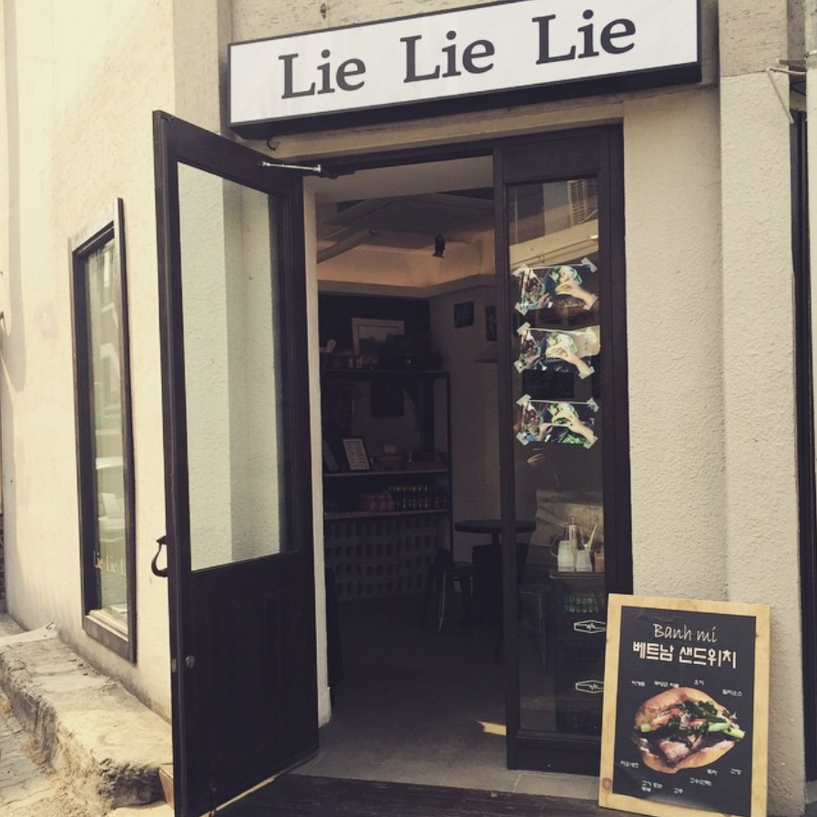 "Phải lòng" bánh mì Việt Nam, chàng trai Hàn Quốc quyết học bằng được "bí kíp" trước khi trở về ảnh 1