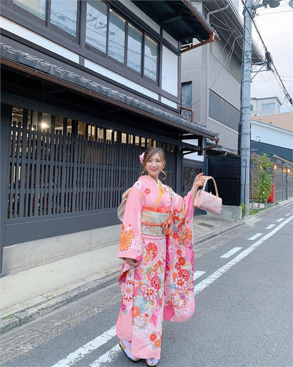 Bùi Huyền xinh xắn trong trang phục kimono dành cho lễ trưởng thành của nữ sinh Nhật Bản. (Ảnh: NVCC)