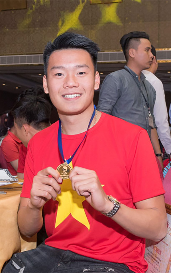 Nguyễn Thành Chung xếp ở vị trí thứ 7 với 1.381.406 lượt follow.