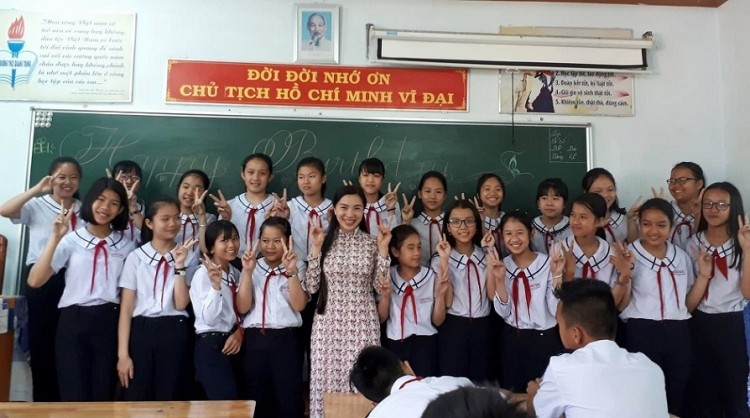 Cô Nguyễn Thị Như Huyền (Đắk Lắk) được học trò yêu mến.