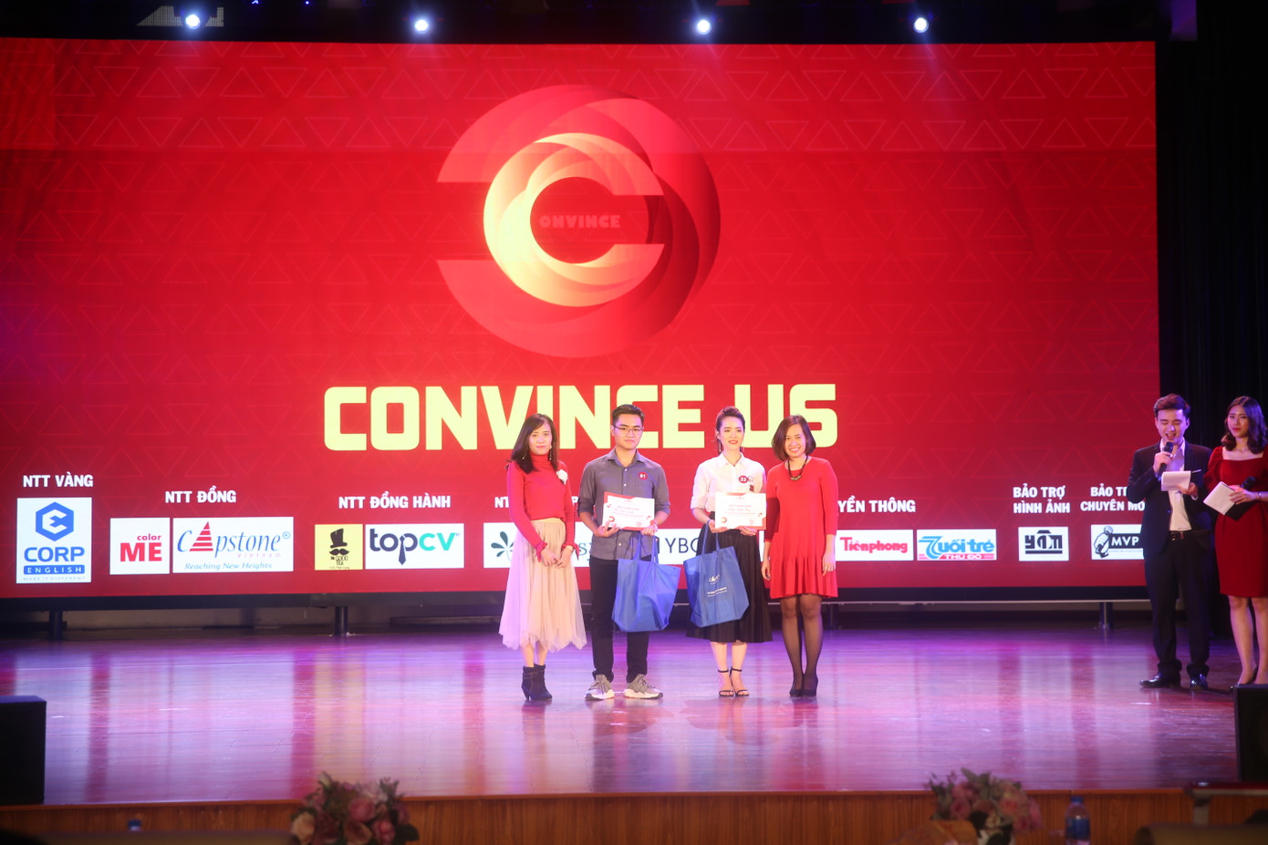 Giải Quý Quân thuộc về thí sinh Nguyễn Huyền My và thí sinh Vũ Tiến Long, cùng đến từ ngôi trường Đại học Kinh tế Quốc dân.