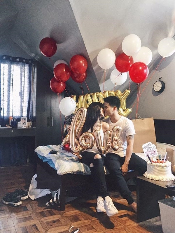 Khoảnh khắc này biến cô gái trở thành người hạnh phúc nhất thế gian.