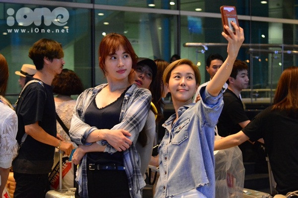 Kim Hee Sun khoe vẻ đẹp "đánh bại thời gian" ở tuổi 40 tại sân bay Đà Nẵng ảnh 12 Kim Hee Sun khoe vẻ đẹp "đánh bại thời gian" ở tuổi 40 tại sân bay Đà Nẵng ảnh 12