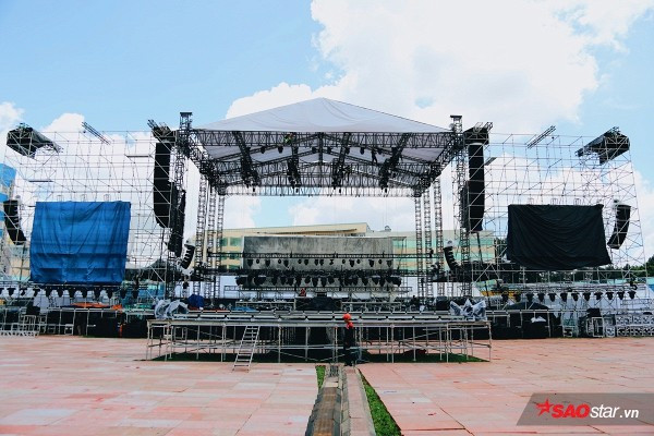 Cư dân mạng bày tỏ sự phẫn nộ với hành động thông báo hủy đêm diễn tại TP.HCM của Ariana Grande ảnh 13