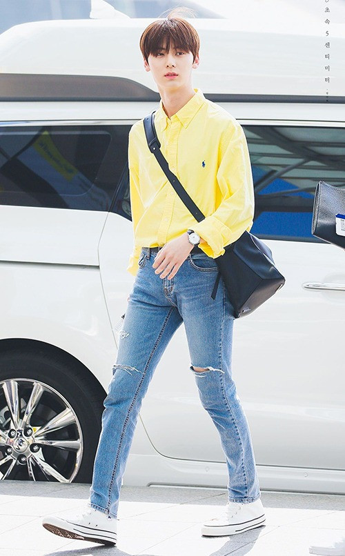 Hwang Minhyun (NU’EST) đúng chuẩn 