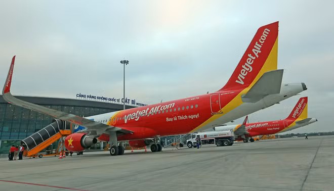 Các đại lý vé máy bay cho biết Vietjet Air hoãn và hủy hàng loạt chuyến bay từ Hà Nội và Hải Phòng.