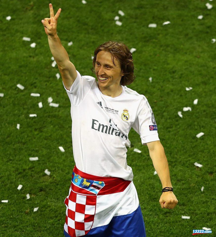 Modric như bước lên "thiên đường" khi chuyển sang thi đấu cho Real.